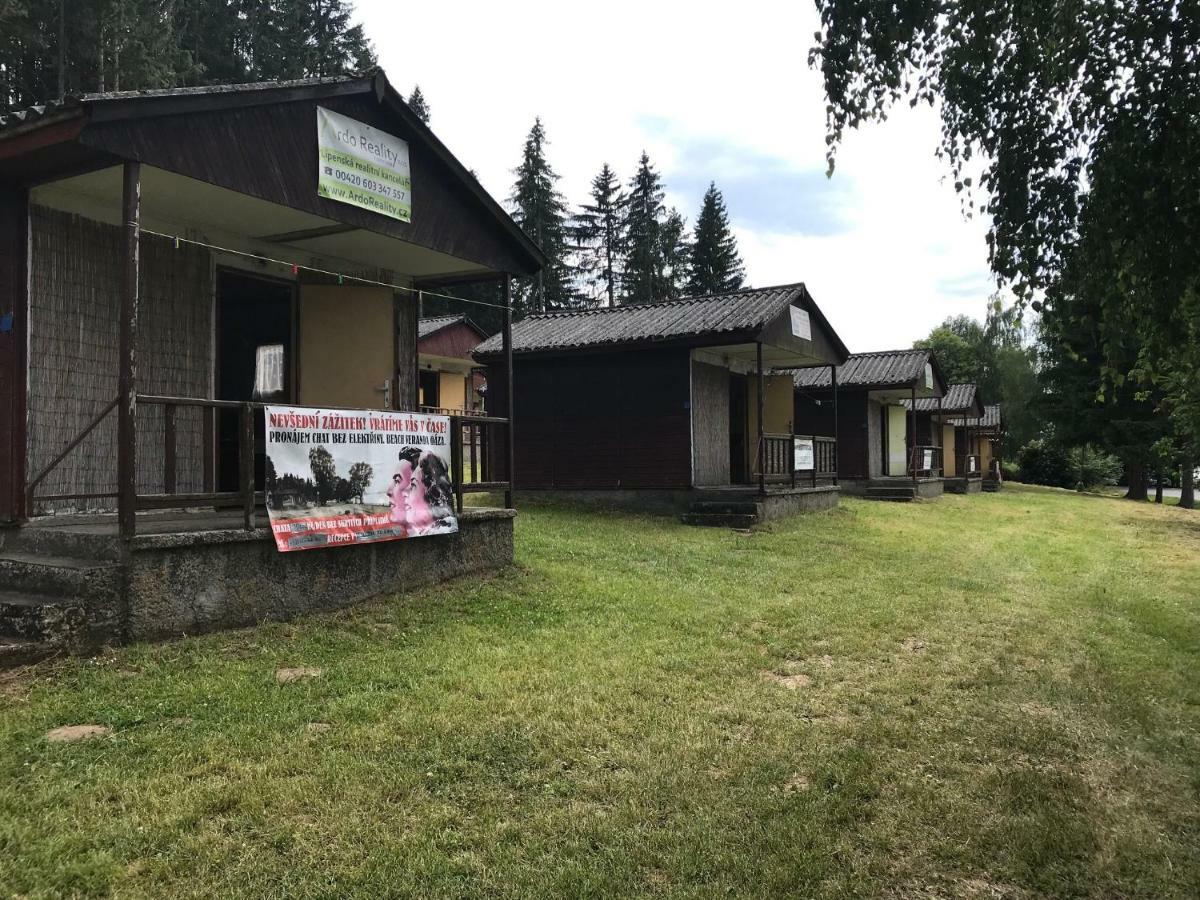 Retro Chaty U Plaze Lipno Hotel Cerna v Posumavi Luaran gambar